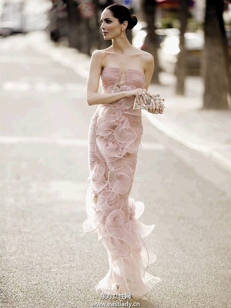 跟西班牙最美女人歐亨尼婭·席爾瓦學(xué)穿衣搭配