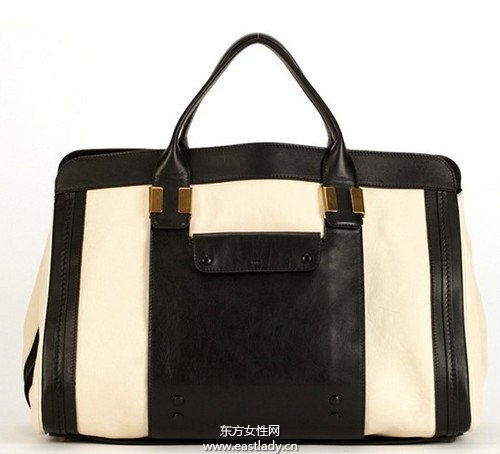 韓國女星全智賢為我們呈現(xiàn)名媛淑女的視覺享受