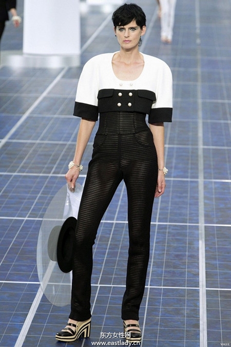 2013春夏時(shí)裝周黑白搭成流行色