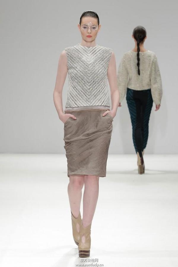 吉承倫敦時(shí)裝周2013秋冬系列 黑色元素成流行主旋律