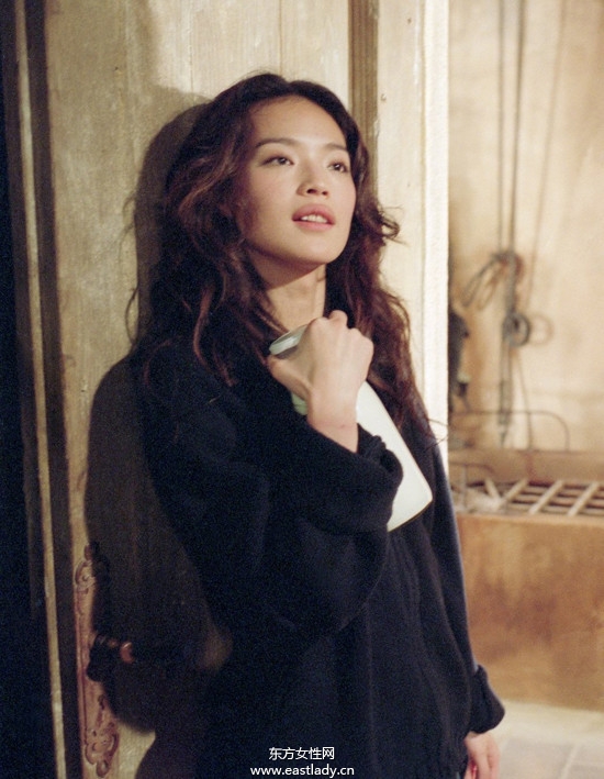 當(dāng)紅女星舒淇驚艷俏麗穿衣裝扮