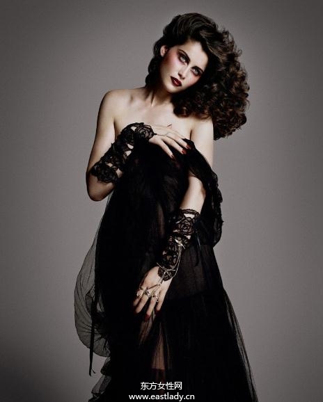 Lara Stone &Laetitia Casta演繹奢華性感內(nèi)衣系列