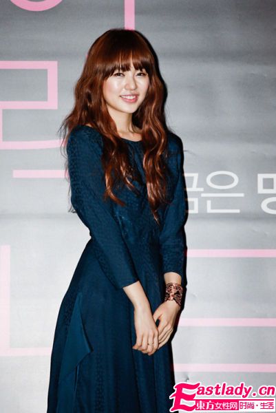 學尹恩惠服裝巧搭 讓自己變得性感完美