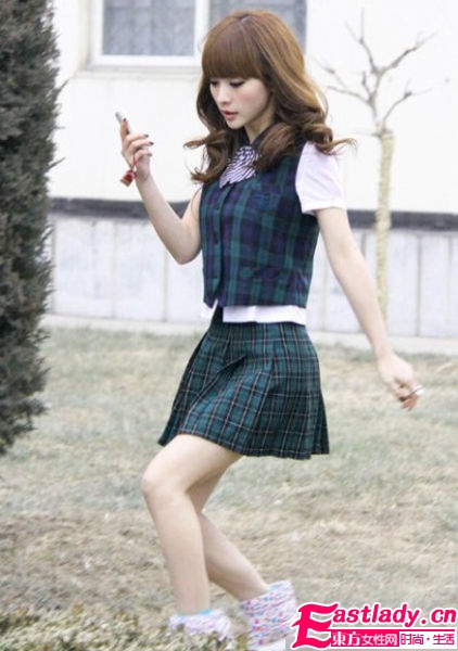 看女明星穿校服 讓你重溫校園時代