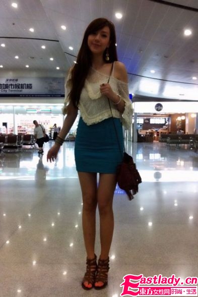 E罩杯女神周韋彤大秀時(shí)尚裝扮