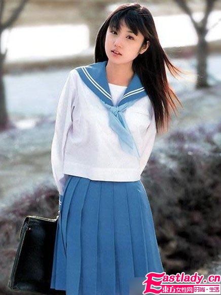看女明星穿校服 讓你重溫校園時(shí)代