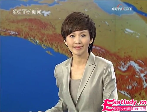 央視一套新一代《新聞聯(lián)播》主持人歐陽(yáng)夏丹獨(dú)到穿衣見解
