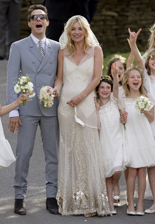 時尚明星Kate Moss和Jamie Hince的婚禮衣櫥