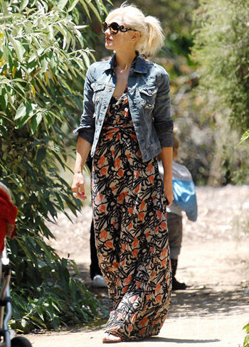 學(xué)女星穿搭時(shí)尚元素 炎夏牛仔繼續(xù)穿