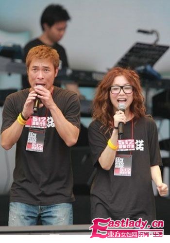 許志安 鄭秀文復合 穿衣打扮十分般配