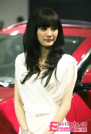 《宮》楊冪春季時尚打扮 引領(lǐng)流行風(fēng)