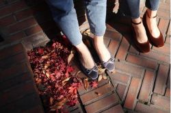 這個(gè)冬季你最不能錯(cuò)過(guò)的12款天鵝絨鞋子