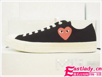 今夏為自己準(zhǔn)備一雙潮味帆布鞋