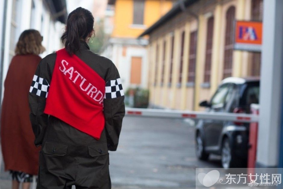 2017時(shí)裝周來(lái)襲 盤點(diǎn)都有哪些爆款潮流單品