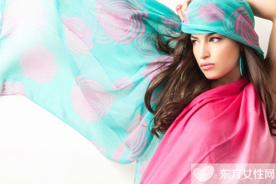絲巾的各種圍法 圍出你的潮流個(gè)性