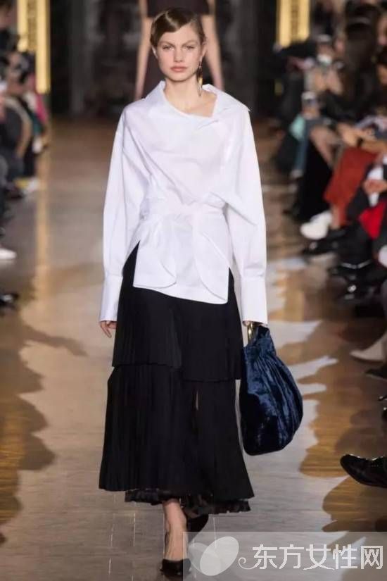 這個冬天 天鵝絨包包正悄悄大步邁進