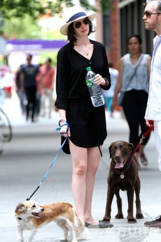 太陽帽學(xué)著這么搭 造型瞬間時(shí)髦起來