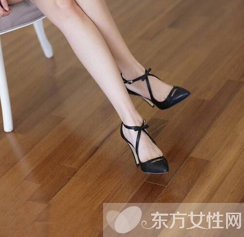 2016最受歡迎時(shí)尚高跟涼鞋 看了都忍不住想穿上它