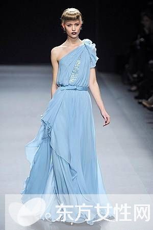 2016新款小禮服搭配圖 氣質(zhì)優(yōu)雅性感十足