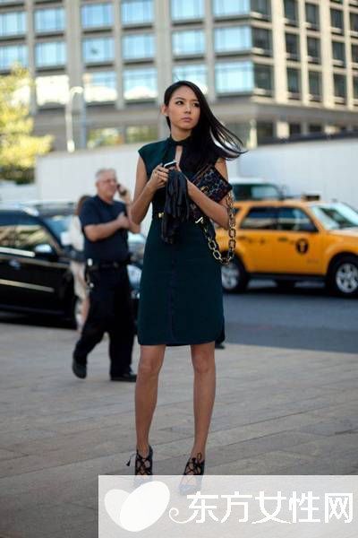 歐美風(fēng)羅馬高跟鞋搭配術(shù) 絕對讓你回頭率飆升