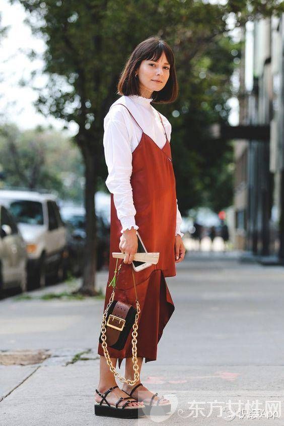 秋冬季節(jié)一件高領(lǐng)毛衣竟有這么多種穿法