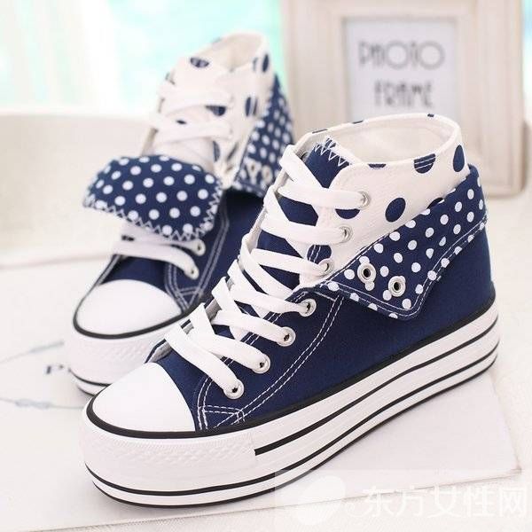 女生帆布鞋搭配經 一雙帆布鞋穿出各種范