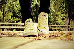 女生帆布鞋搭配經(jīng) 一雙帆布鞋穿出各種范