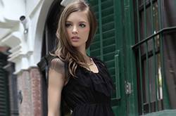 黑色薄紗裙如何搭配 讓潮人告訴你