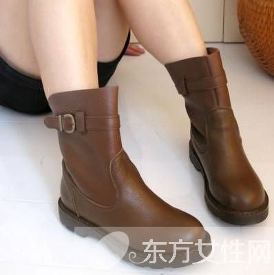 冬季時尚短靴搭配 彰顯出多樣化的潮范