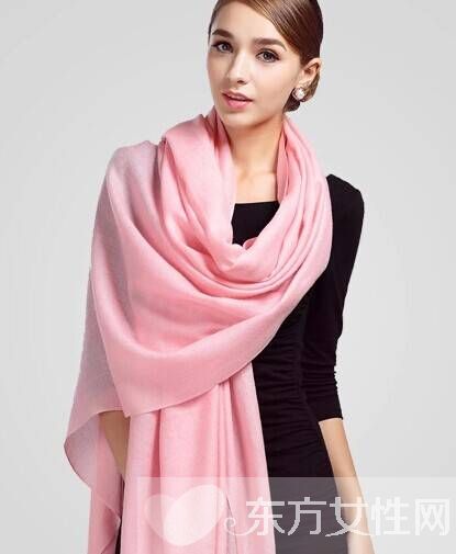 三角圍巾的圍法有哪些 6招圍出時尚感