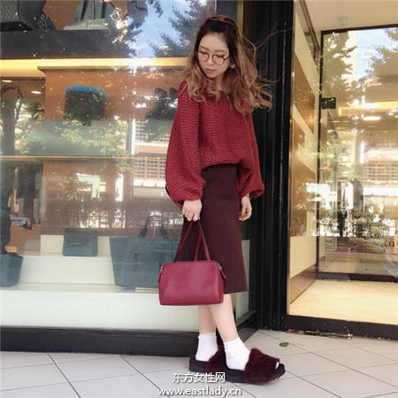 毛毛鞋也可這么時(shí)尚 這樣穿回頭率百分百