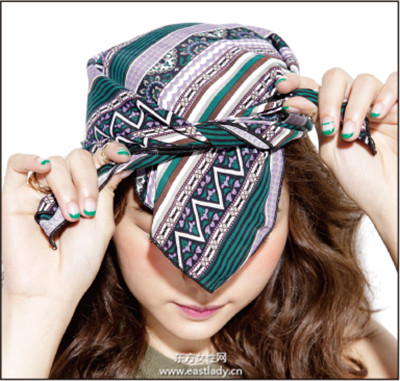 帽子+發(fā)帶搭配編發(fā)打造時尚女王造型