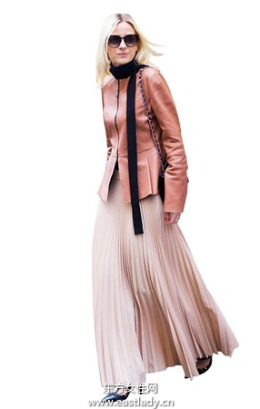 圍巾這樣搭 保暖又時(shí)尚