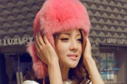 時(shí)尚皮草毛線雷鋒帽 御寒簡潔又不失可愛