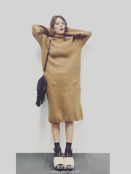 毛毛鞋也可這么時(shí)尚 這樣穿回頭率百分百