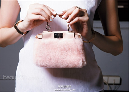  隨性背 才時尚 迷你包的N種背法