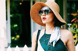 夏天絲巾的系法和搭配 讓造型更有時(shí)尚趣味