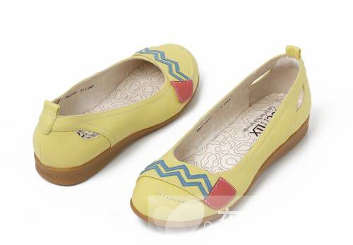 2016新款單鞋搭配法則 輕松打造時尚甜美形象