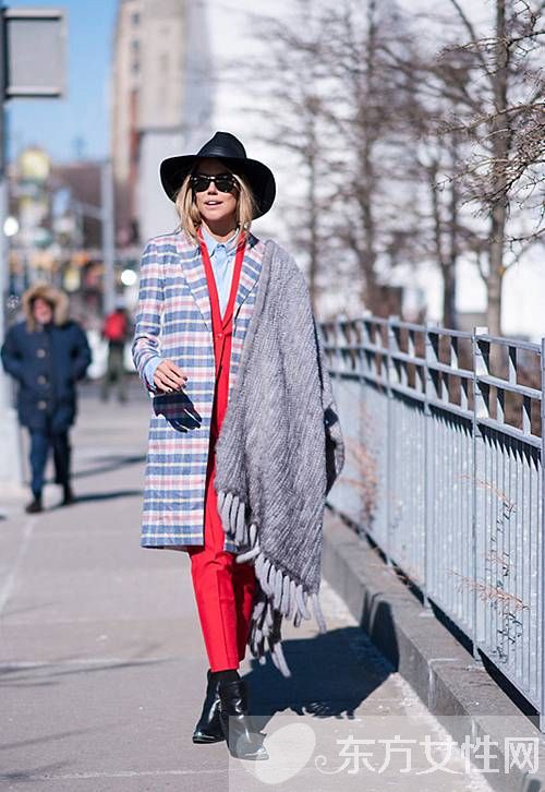 冬季圍巾怎么搭配大衣 5招絕對(duì)為你賺足眼球