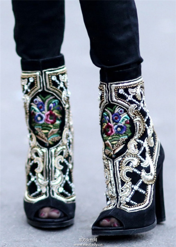 冬季特色短靴穿出自己的時尚魅力