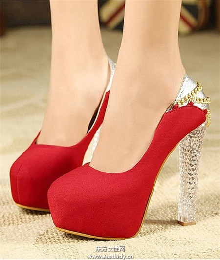 矮個(gè)子女生搭配高跟鞋拉長(zhǎng)身高