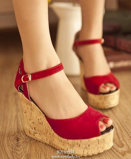 夏季女孩鞋柜必備坡跟鞋 氣質(zhì)瞬間提升