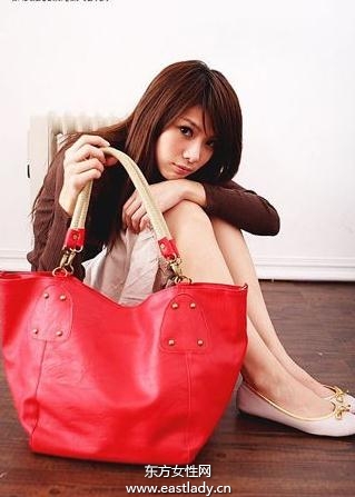 百搭休閑包將時(shí)尚表現(xiàn)的非常有個(gè)性