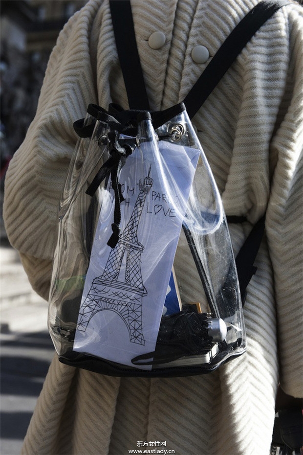 街頭達(dá)人百變飾品搭個(gè)性十足