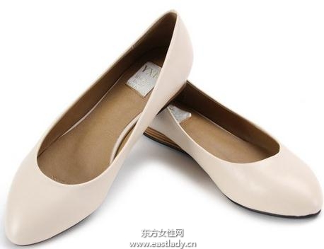 舒適時尚平底單鞋彰顯女性魅力