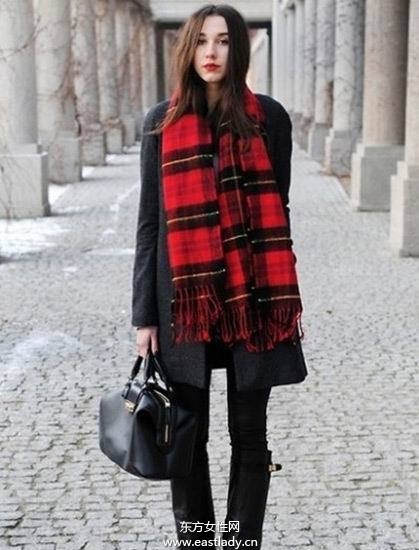 保暖圍巾搭配潮流服飾穿出時(shí)尚風(fēng)格