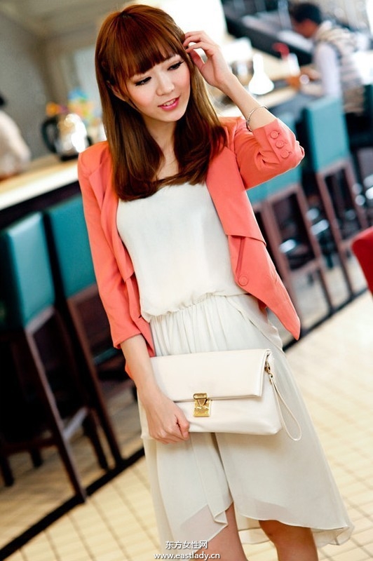 簡約實(shí)用手拿包出席公共活動(dòng)不錯(cuò)的選擇