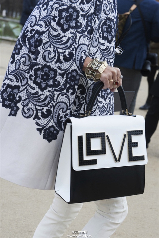 街頭達(dá)人百變飾品搭個(gè)性十足