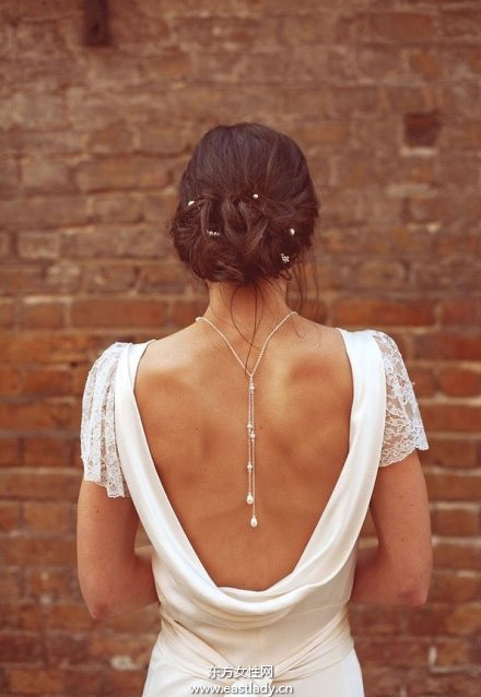 珍珠掛脖項(xiàng)鏈配婚紗高端大氣上檔次