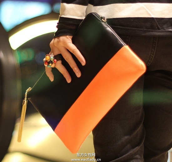 簡約實(shí)用手拿包出席公共活動(dòng)不錯(cuò)的選擇